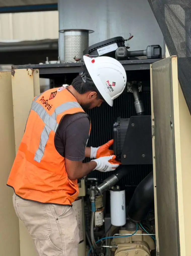 Cambio de elemento separador en compresor industrial